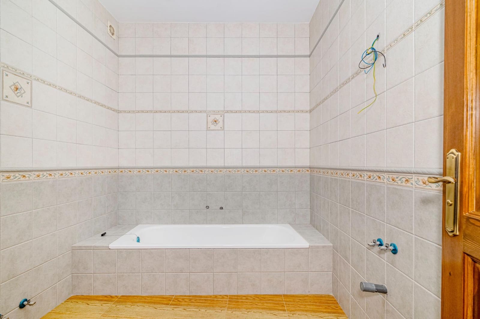 7 makuuhuone Huoneisto myytävänä paikassa Illora mukana 
autotalli - 460 000 € (Ref: 10014040)