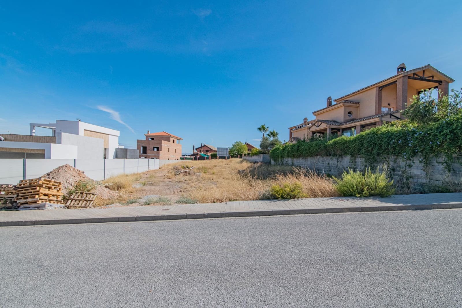 Terrain à Bâtir à vendre à Dilar - 100 000 € (Ref: 10014042)