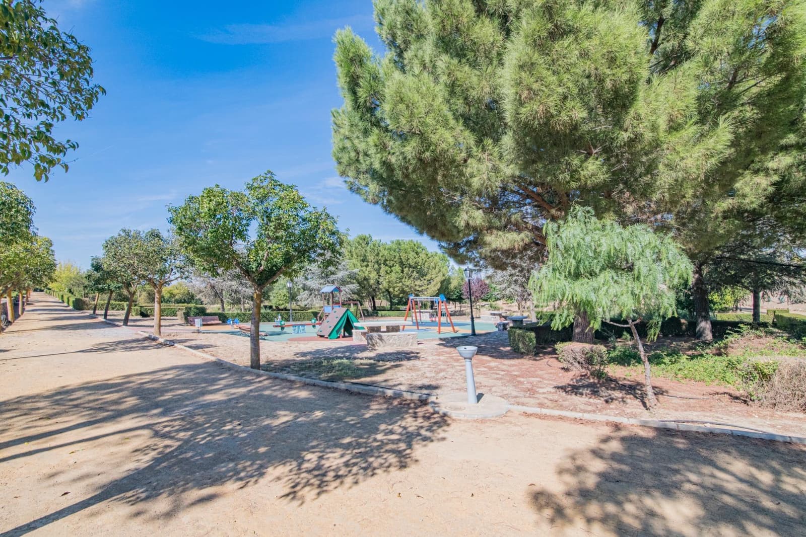 Terrain à Bâtir à vendre à Dilar - 100 000 € (Ref: 10014042)
