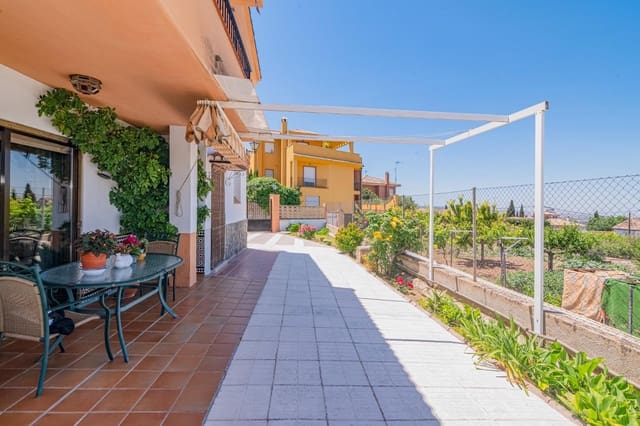 5 bedroom Villa for sale in Cájar with pool garage - € 480,000 (Ref: 10014043)