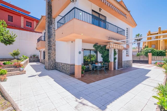 5 bedroom Villa for sale in Cájar with pool garage - € 480,000 (Ref: 10014043)