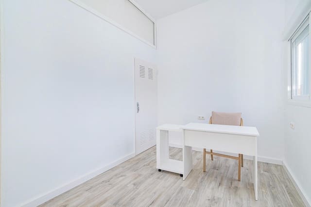 2 sovrum Kommersiell till salu i Granada stad - 36 000 € (Ref: 10014044)