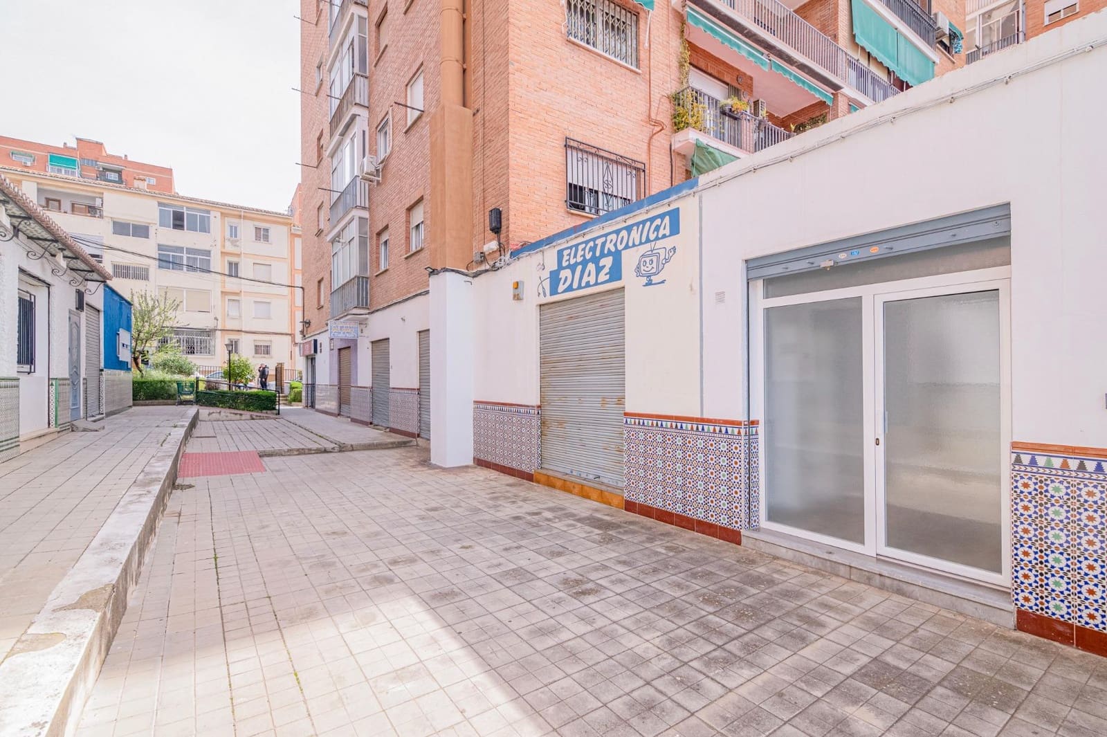 2 sovrum Kommersiell till salu i Granada stad - 36 000 € (Ref: 10014044)