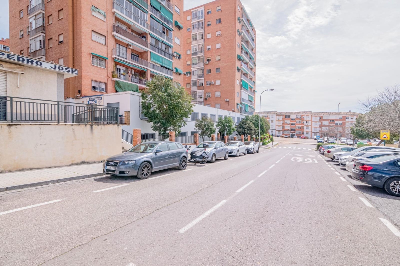 2 sovrum Kommersiell till salu i Granada stad - 36 000 € (Ref: 10014044)