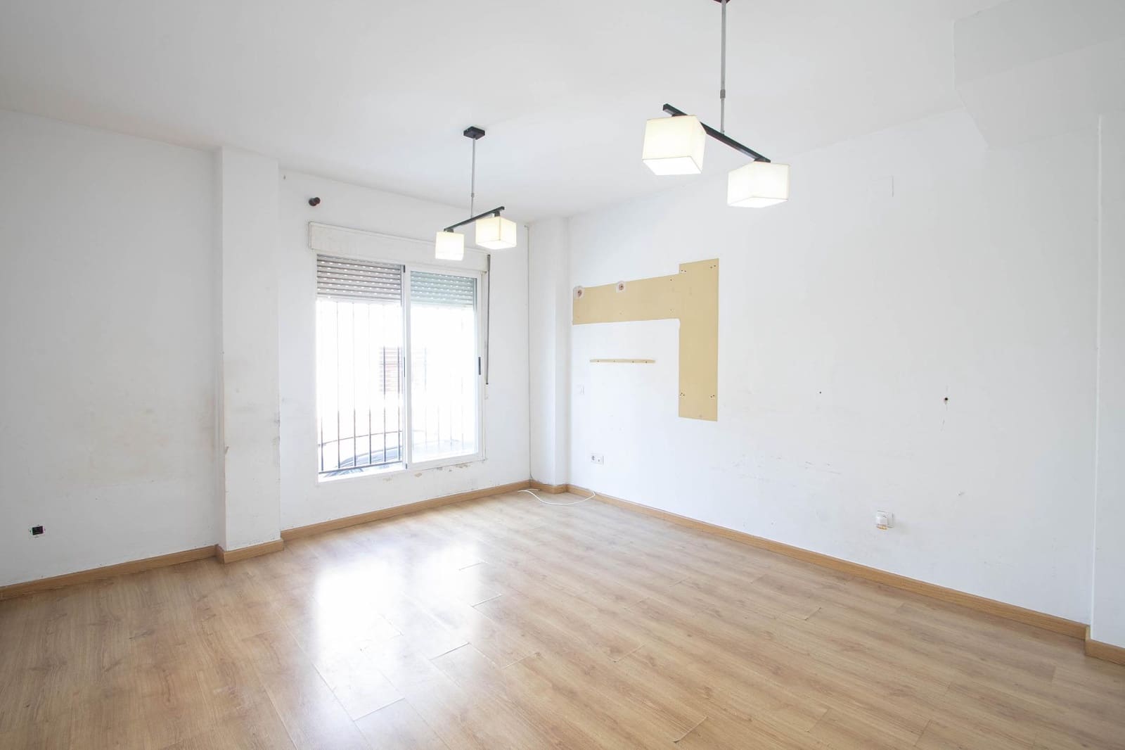 2 bedroom Flat for sale in Las Gabias with garage - € 115,000 (Ref: 10014045)