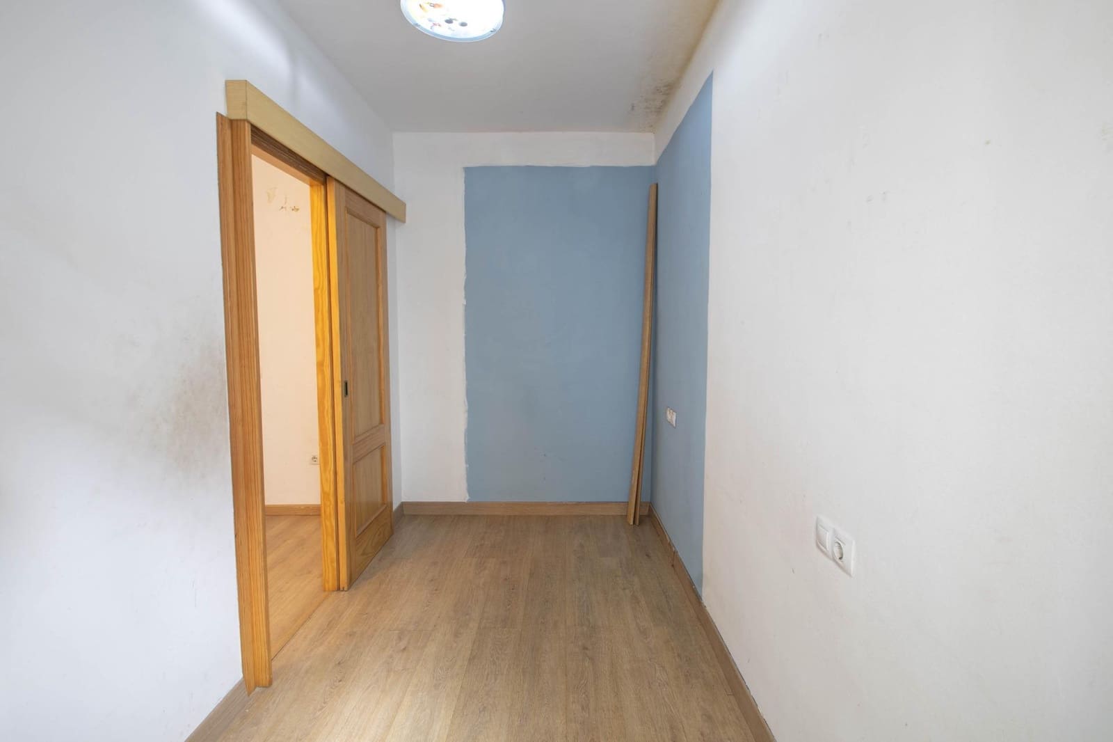 2 bedroom Flat for sale in Las Gabias with garage - € 115,000 (Ref: 10014045)