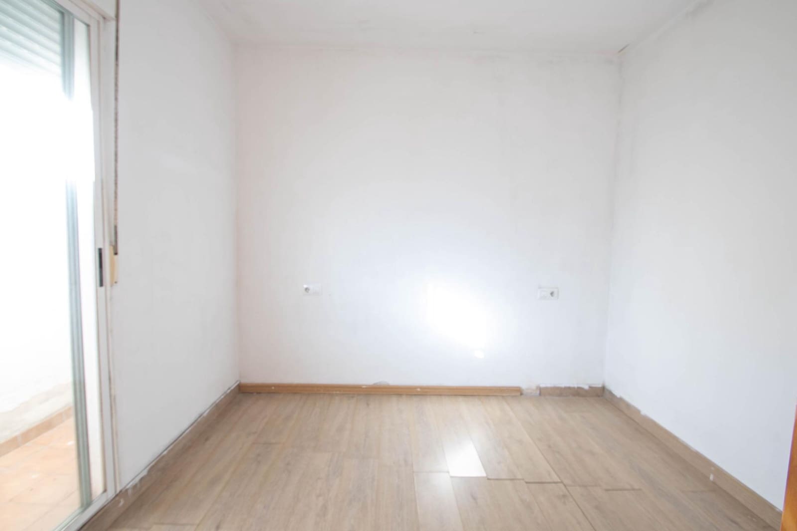 2 bedroom Flat for sale in Las Gabias with garage - € 115,000 (Ref: 10014045)