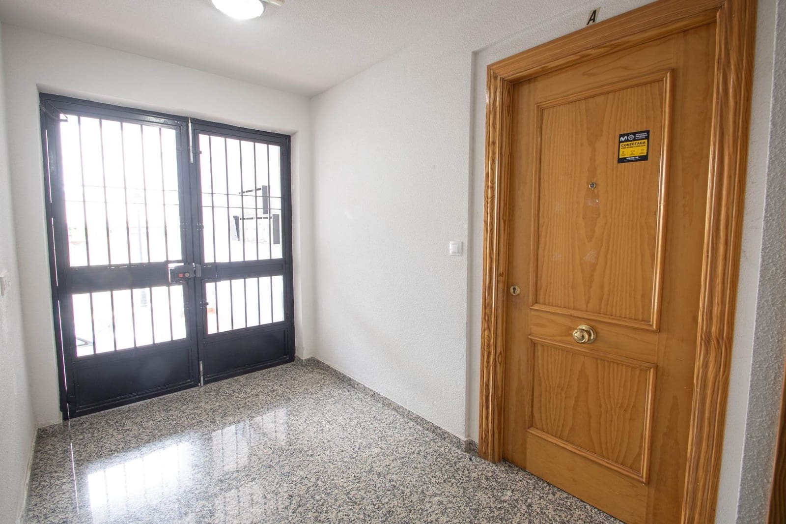 2 bedroom Flat for sale in Las Gabias with garage - € 115,000 (Ref: 10014045)