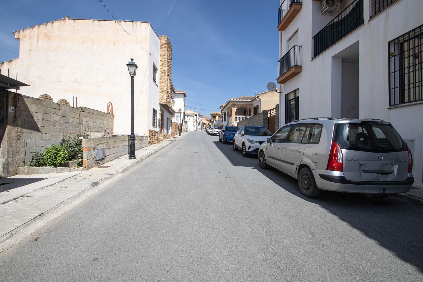 2 bedroom Flat for sale in Las Gabias with garage - € 115,000 (Ref: 10014045)