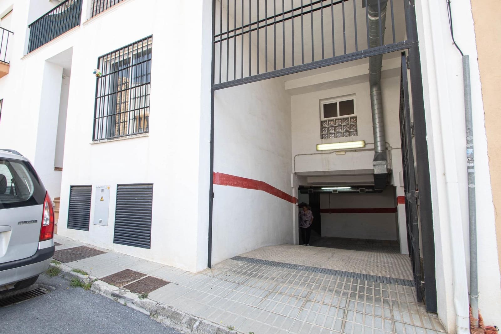 2 bedroom Flat for sale in Las Gabias with garage - € 115,000 (Ref: 10014045)