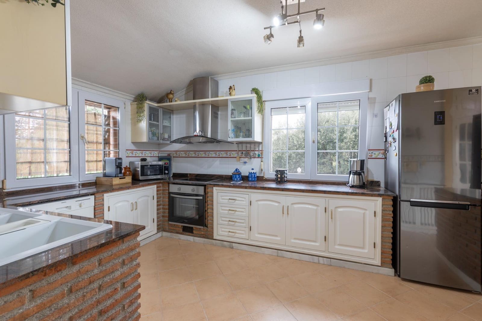 6 slaapkamer Villa te koop in Alhendin met zwembad garage - € 799.900 (Ref: 10014046)