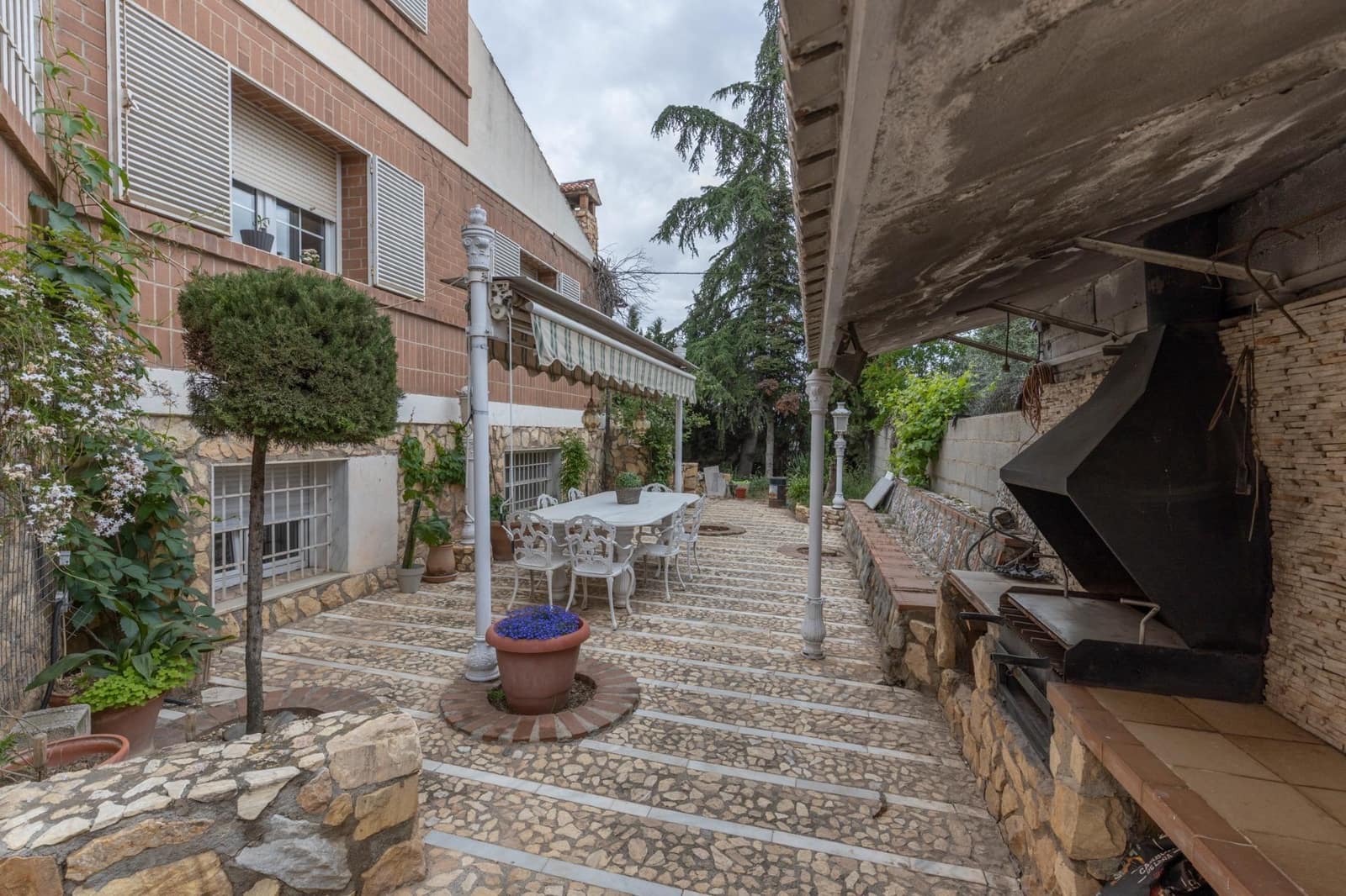 6 slaapkamer Villa te koop in Alhendin met zwembad garage - € 799.900 (Ref: 10014046)