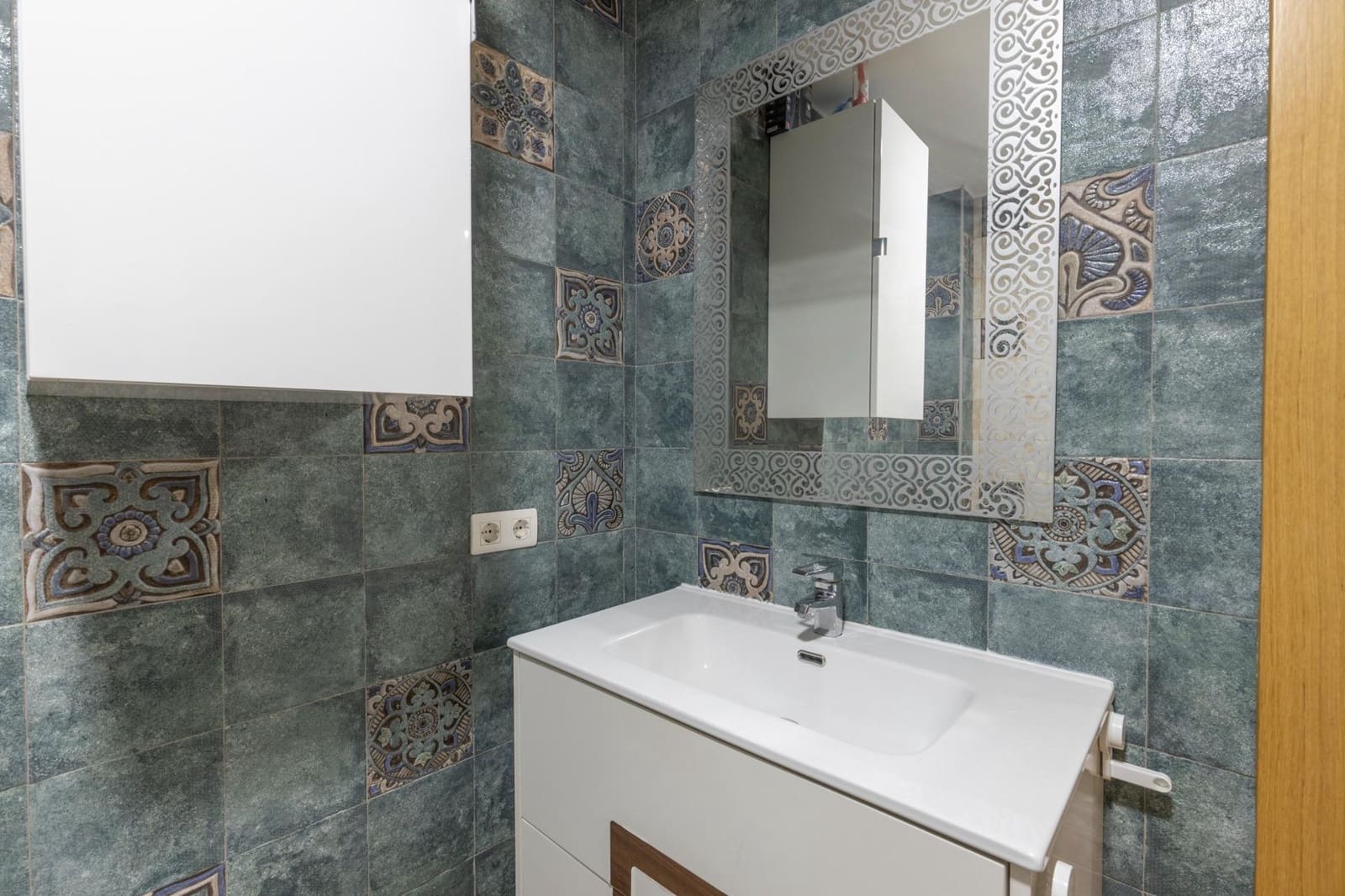 2 bedroom Apartment for sale in Las Gabias with garage - € 161,900 (Ref: 10014048)