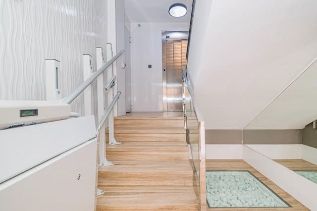 3 soveværelse Lejlighed til salg i Granada by - € 239.990 (Ref: 10014049)