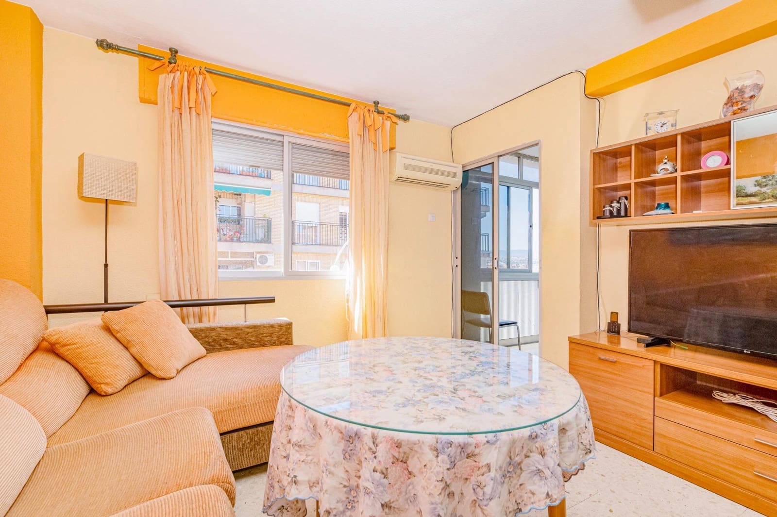 3 soveværelse Lejlighed til salg i Granada by - € 239.990 (Ref: 10014049)
