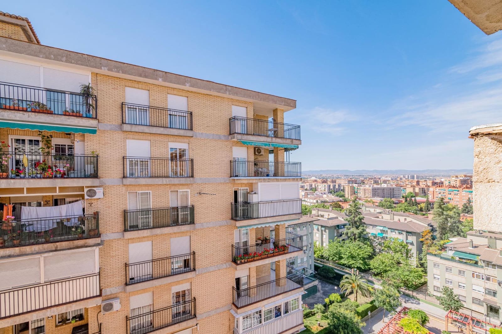 3 soveværelse Lejlighed til salg i Granada by - € 239.990 (Ref: 10014049)
