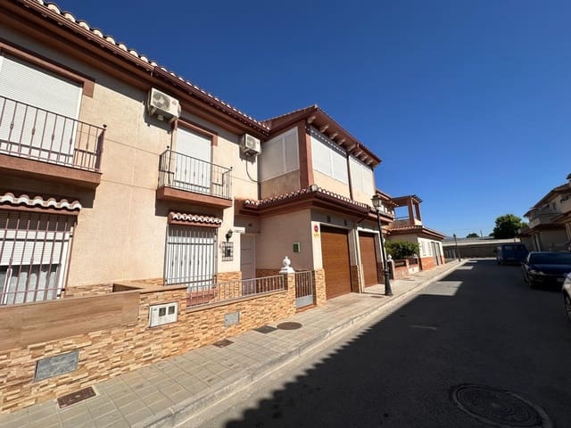 3 slaapkamer Rijtjeshuis te koop in Fuente Vaqueros met garage - € 165.000 (Ref: 10014050)