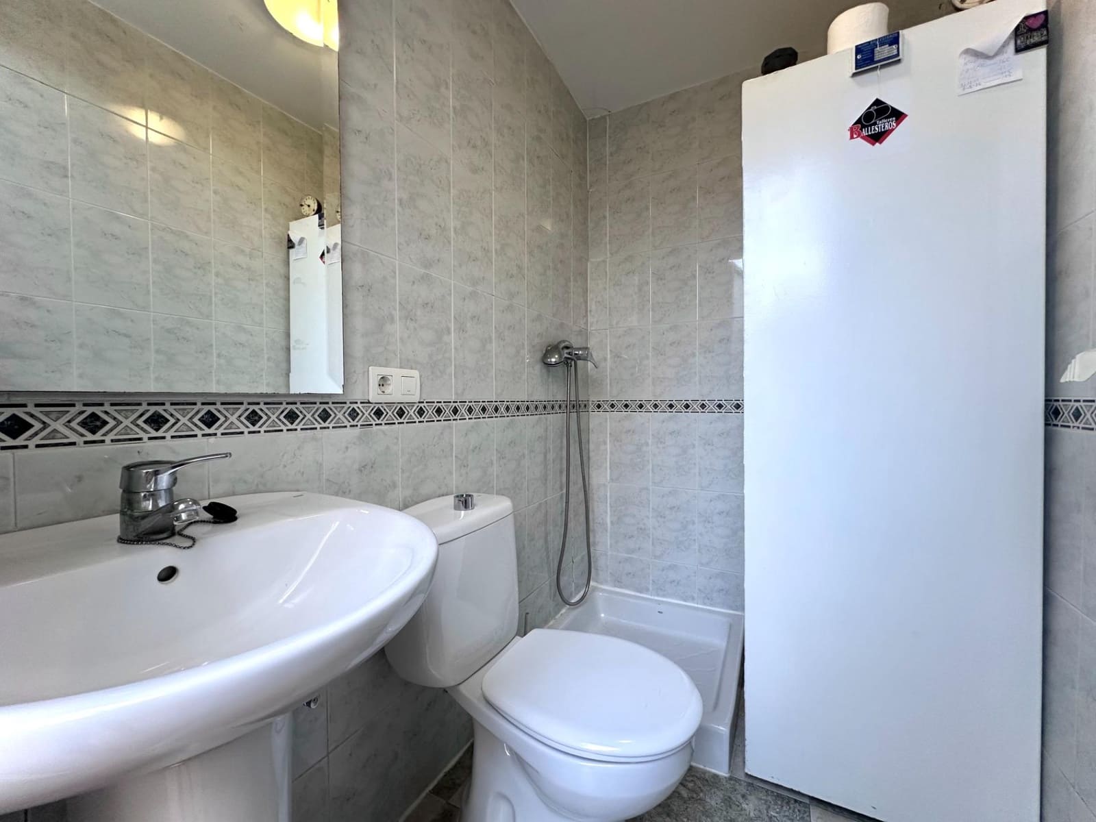 3 bedroom Terraced Villa for sale in Fuente Vaqueros with garage - € 165,000 (Ref: 10014050)