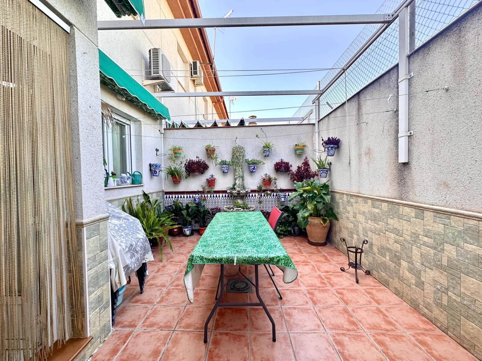 3 bedroom Terraced Villa for sale in Fuente Vaqueros with garage - € 165,000 (Ref: 10014050)