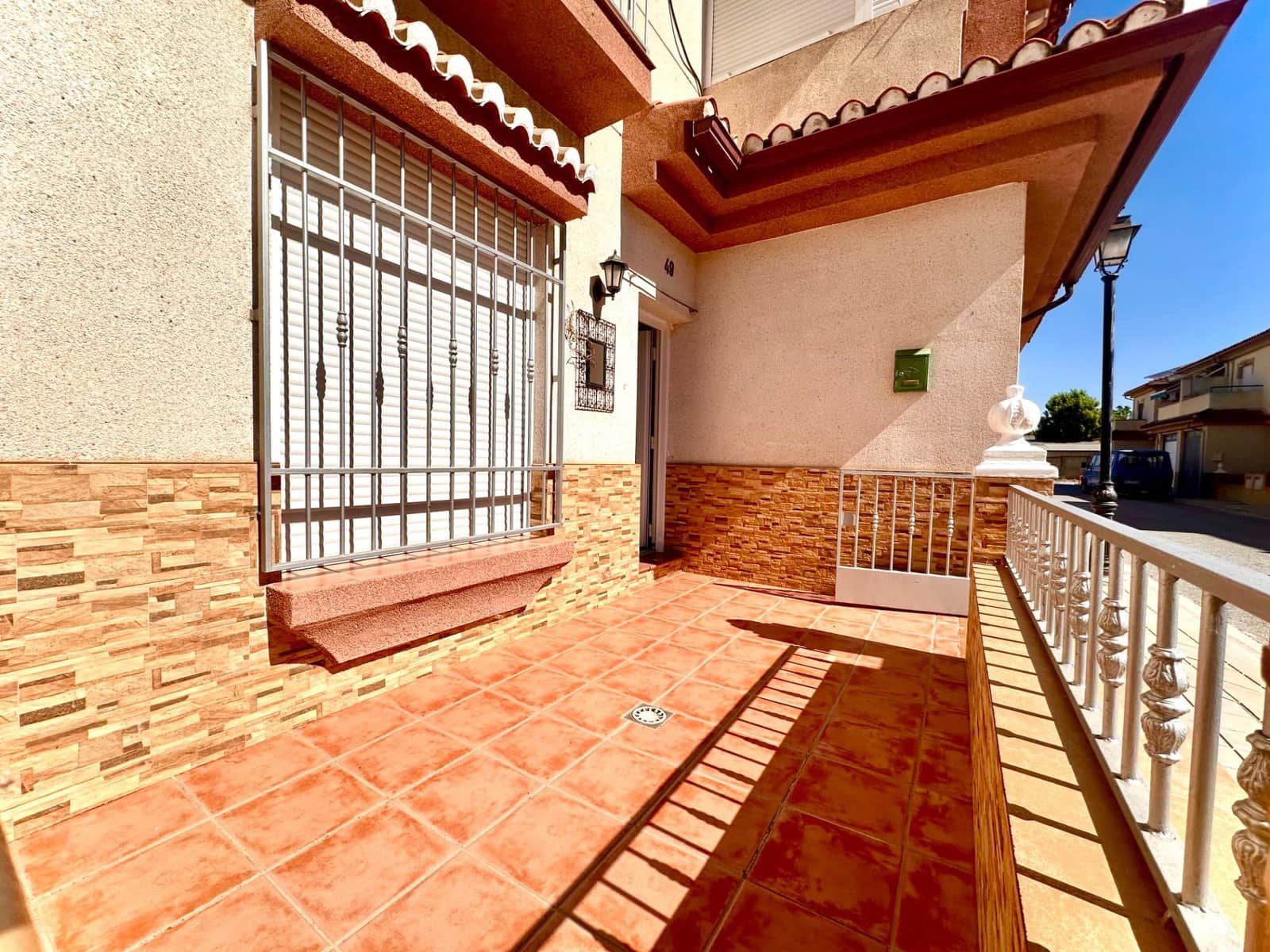 3 bedroom Terraced Villa for sale in Fuente Vaqueros with garage - € 165,000 (Ref: 10014050)