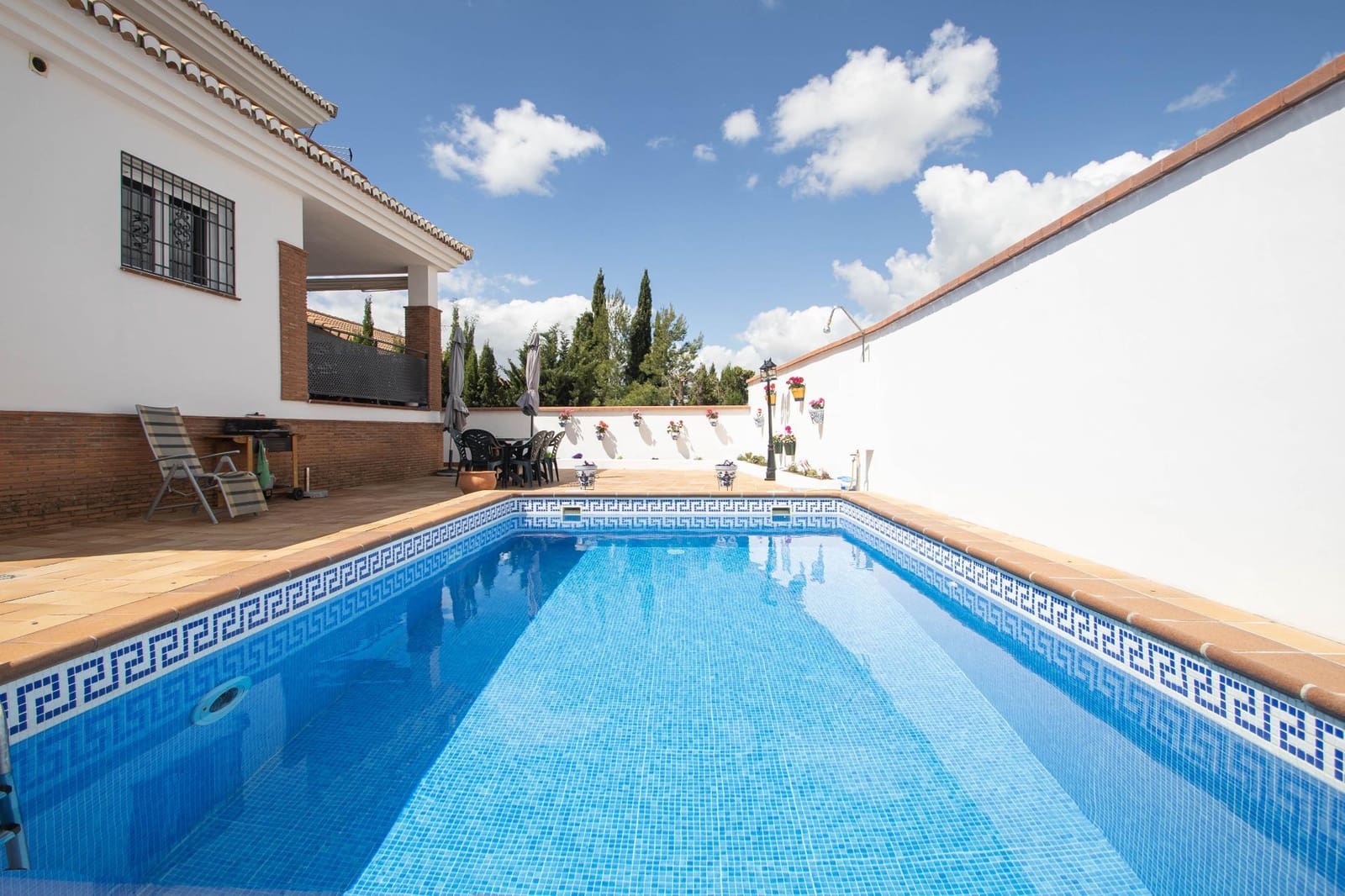 4 bedroom Villa for sale in Nivar with pool garage - € 349,000 (Ref: 10014051)
