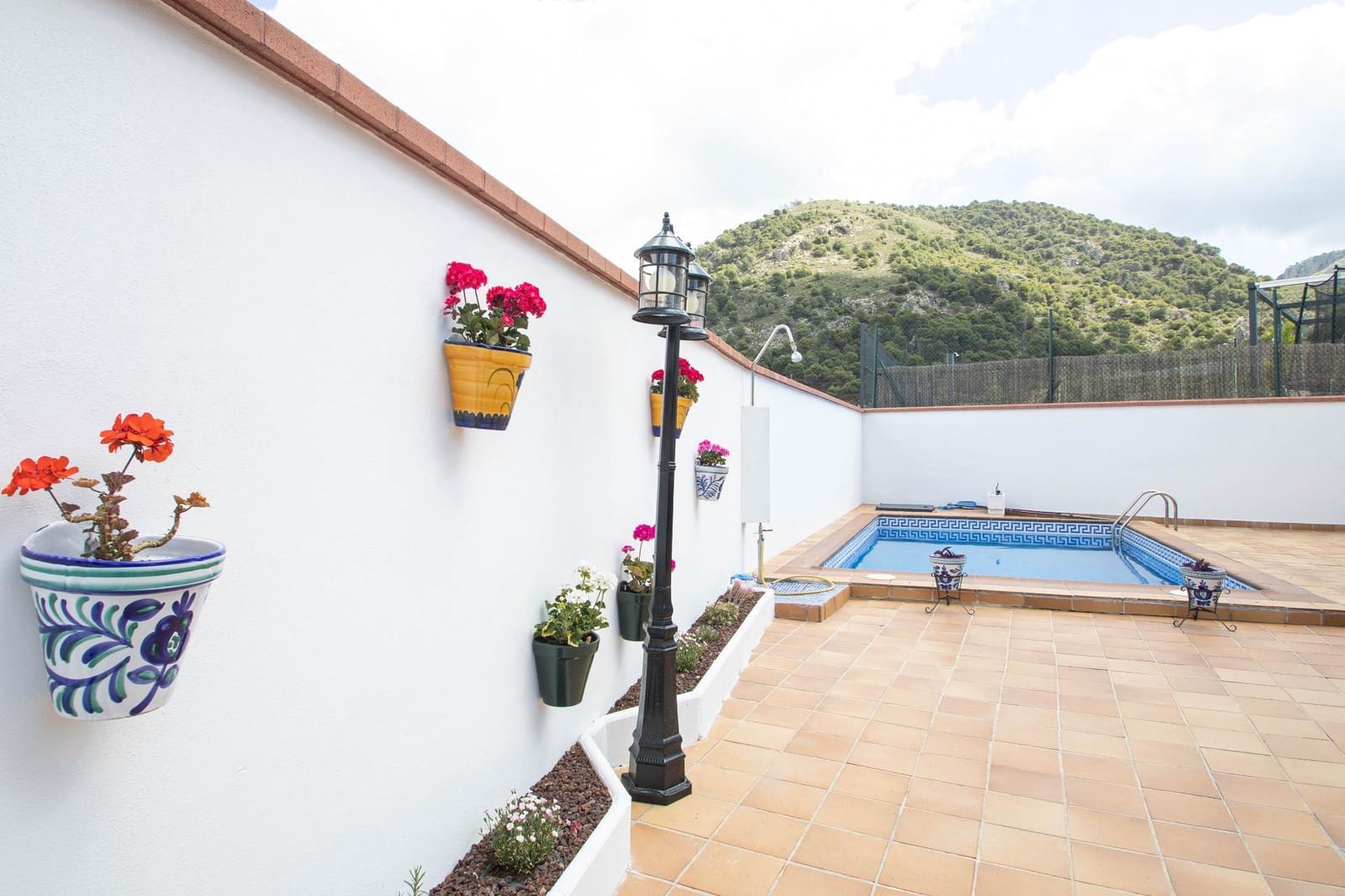 4 bedroom Villa for sale in Nivar with pool garage - € 349,000 (Ref: 10014051)