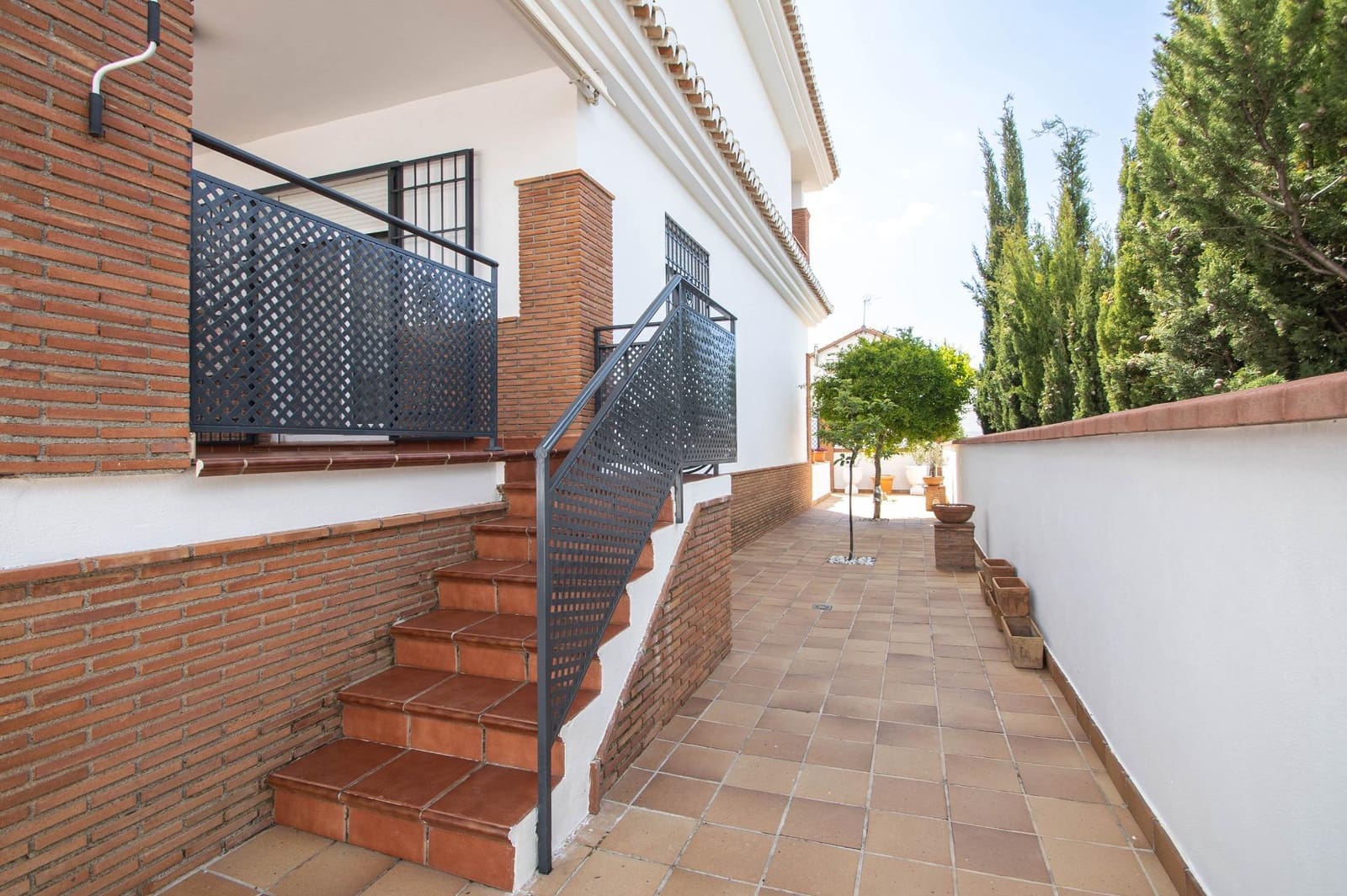 4 bedroom Villa for sale in Nivar with pool garage - € 349,000 (Ref: 10014051)
