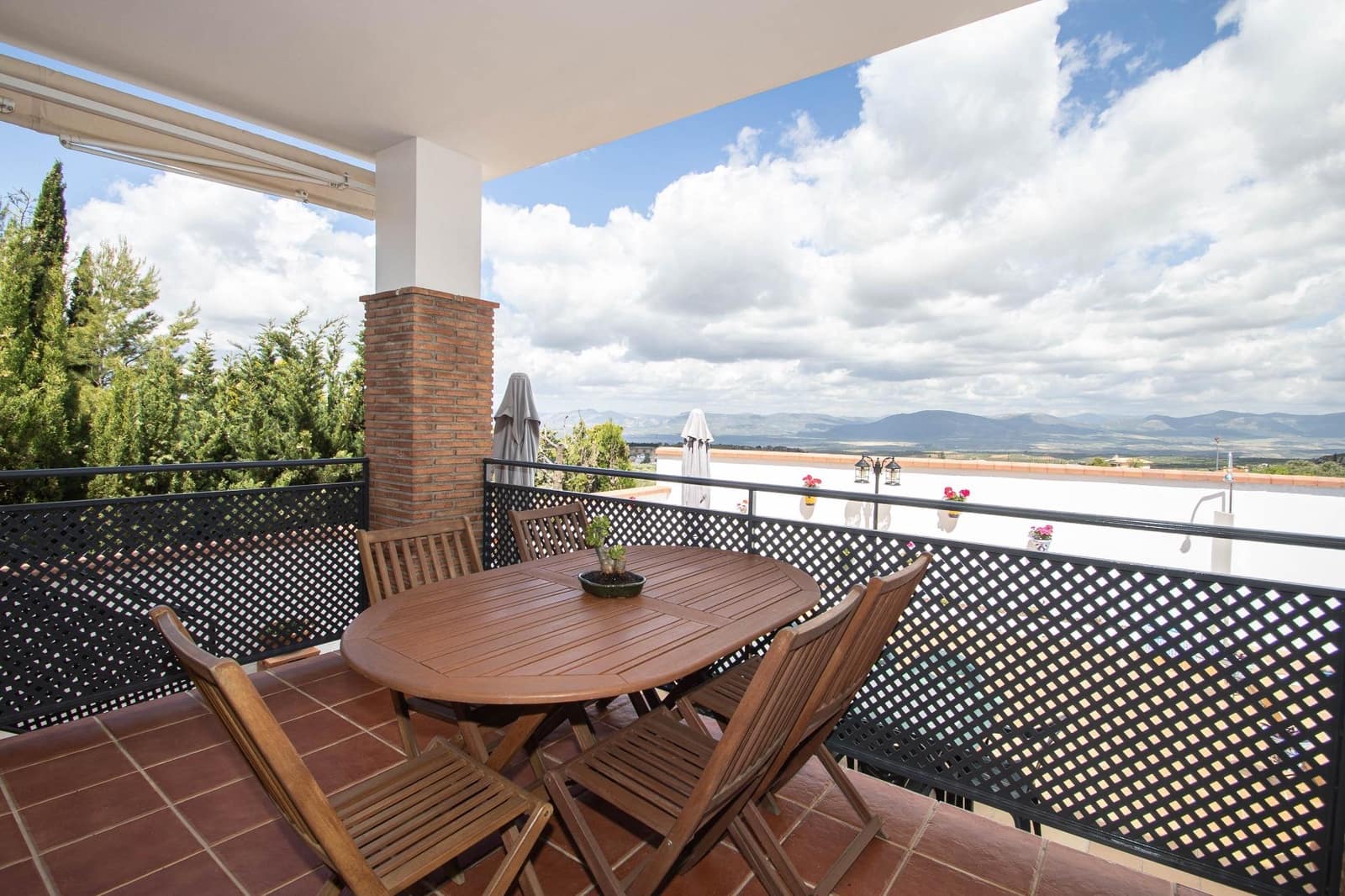 4 bedroom Villa for sale in Nivar with pool garage - € 349,000 (Ref: 10014051)
