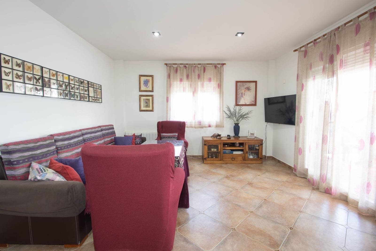 4 bedroom Villa for sale in Nivar with pool garage - € 349,000 (Ref: 10014051)