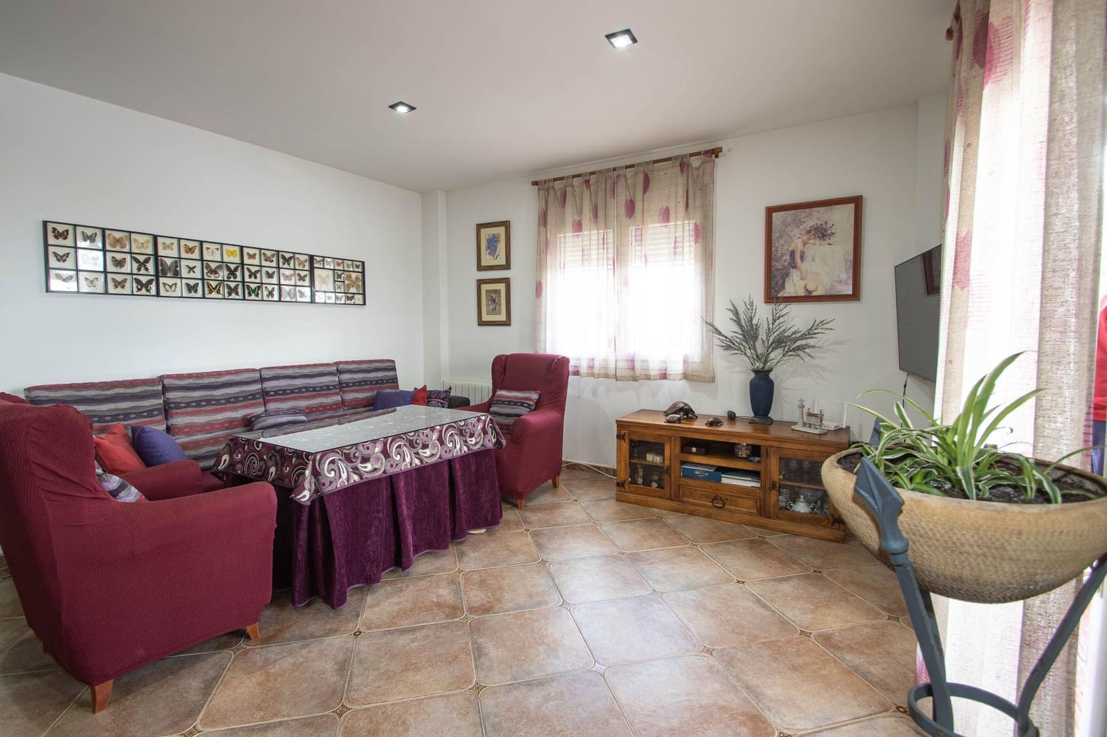 4 bedroom Villa for sale in Nivar with pool garage - € 349,000 (Ref: 10014051)