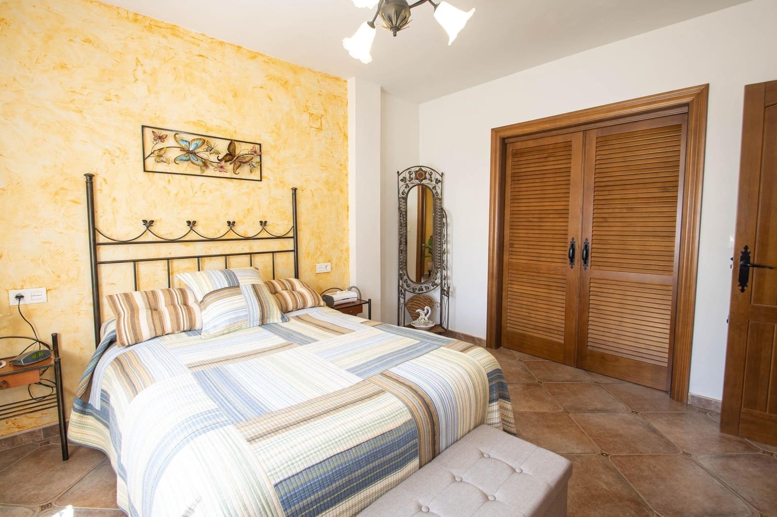 4 bedroom Villa for sale in Nivar with pool garage - € 349,000 (Ref: 10014051)