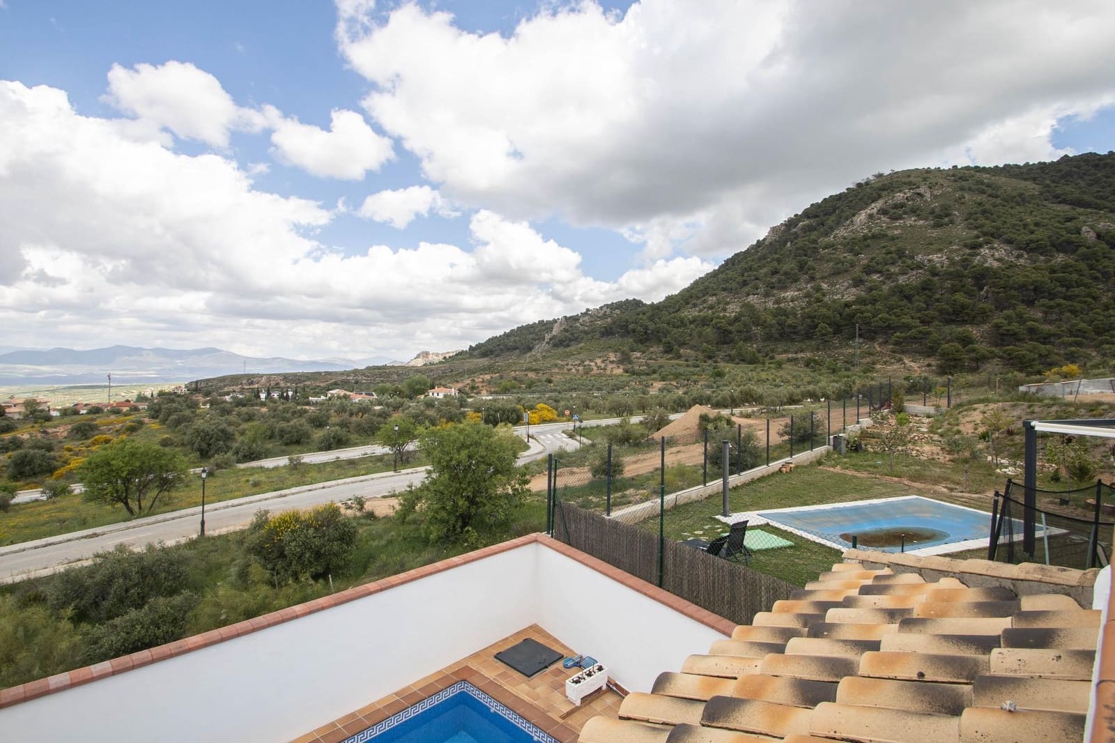 4 bedroom Villa for sale in Nivar with pool garage - € 349,000 (Ref: 10014051)