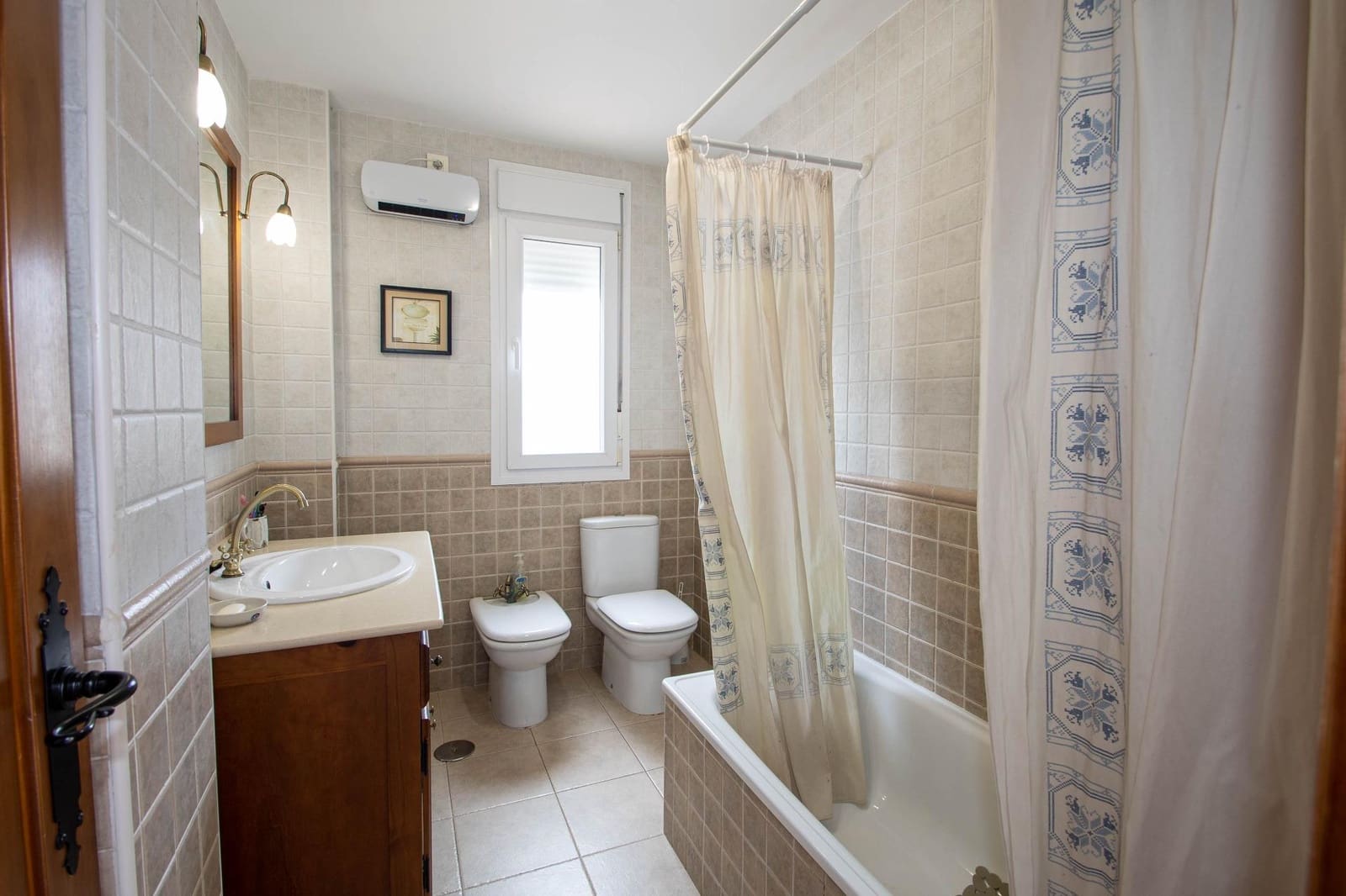 4 bedroom Villa for sale in Nivar with pool garage - € 349,000 (Ref: 10014051)