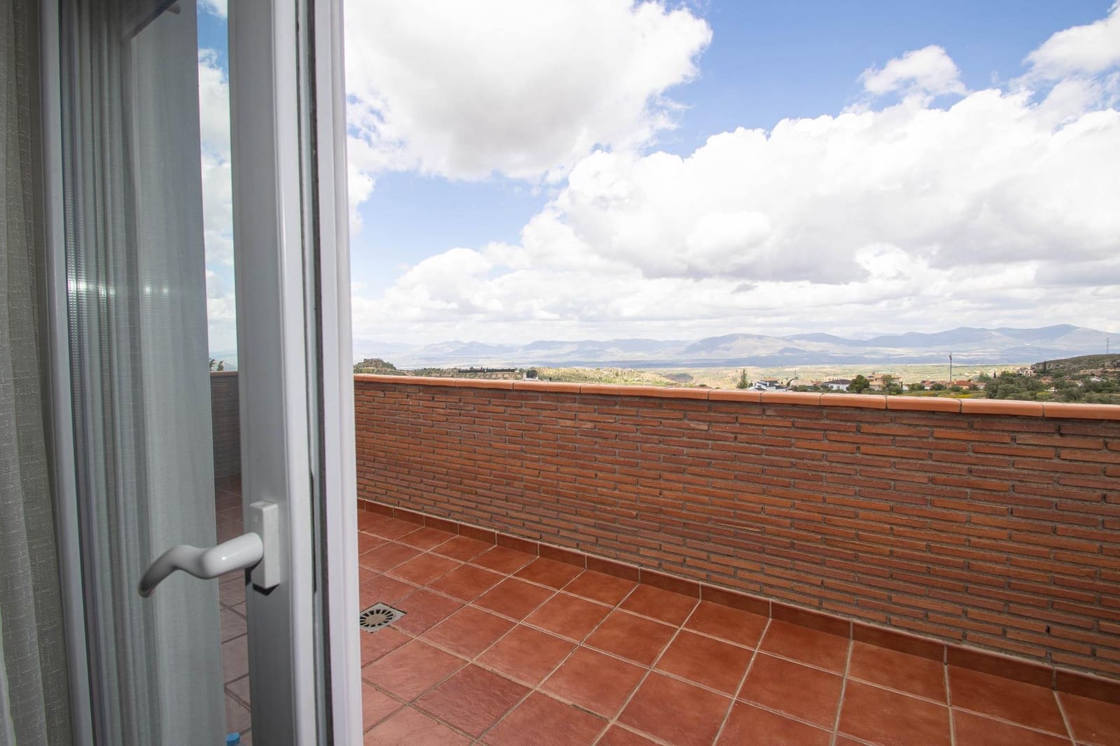 4 bedroom Villa for sale in Nivar with pool garage - € 349,000 (Ref: 10014051)