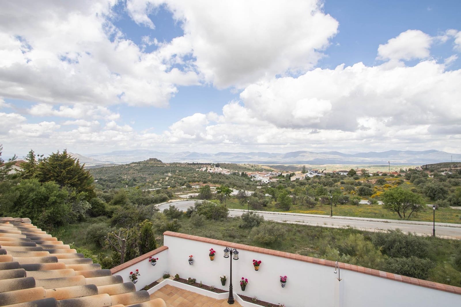 4 bedroom Villa for sale in Nivar with pool garage - € 349,000 (Ref: 10014051)