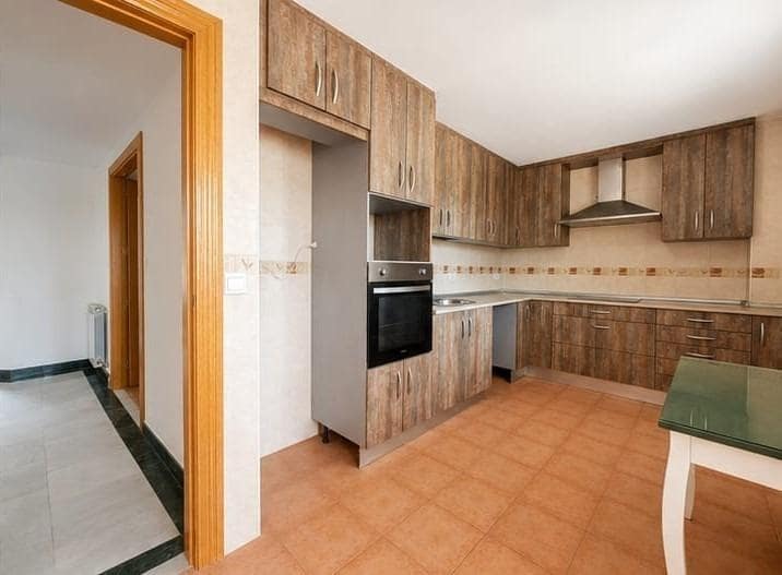 5 quarto Moradia Geminada para venda em Las Gabias com piscina garagem - 340 000 € (Ref: 10014054)