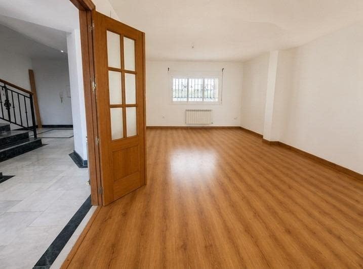 5 quarto Moradia Geminada para venda em Las Gabias com piscina garagem - 340 000 € (Ref: 10014054)