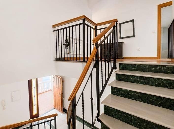 5 quarto Moradia Geminada para venda em Las Gabias com piscina garagem - 340 000 € (Ref: 10014054)