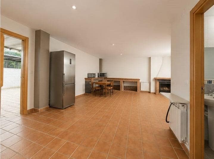 5 quarto Moradia Geminada para venda em Las Gabias com piscina garagem - 340 000 € (Ref: 10014054)