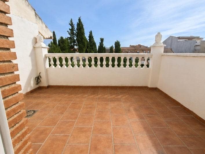 5 quarto Moradia Geminada para venda em Las Gabias com piscina garagem - 340 000 € (Ref: 10014054)
