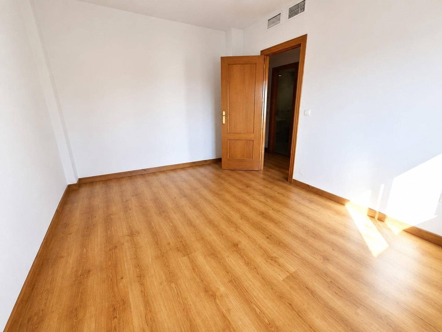 5 quarto Moradia Geminada para venda em Las Gabias com piscina garagem - 340 000 € (Ref: 10014054)