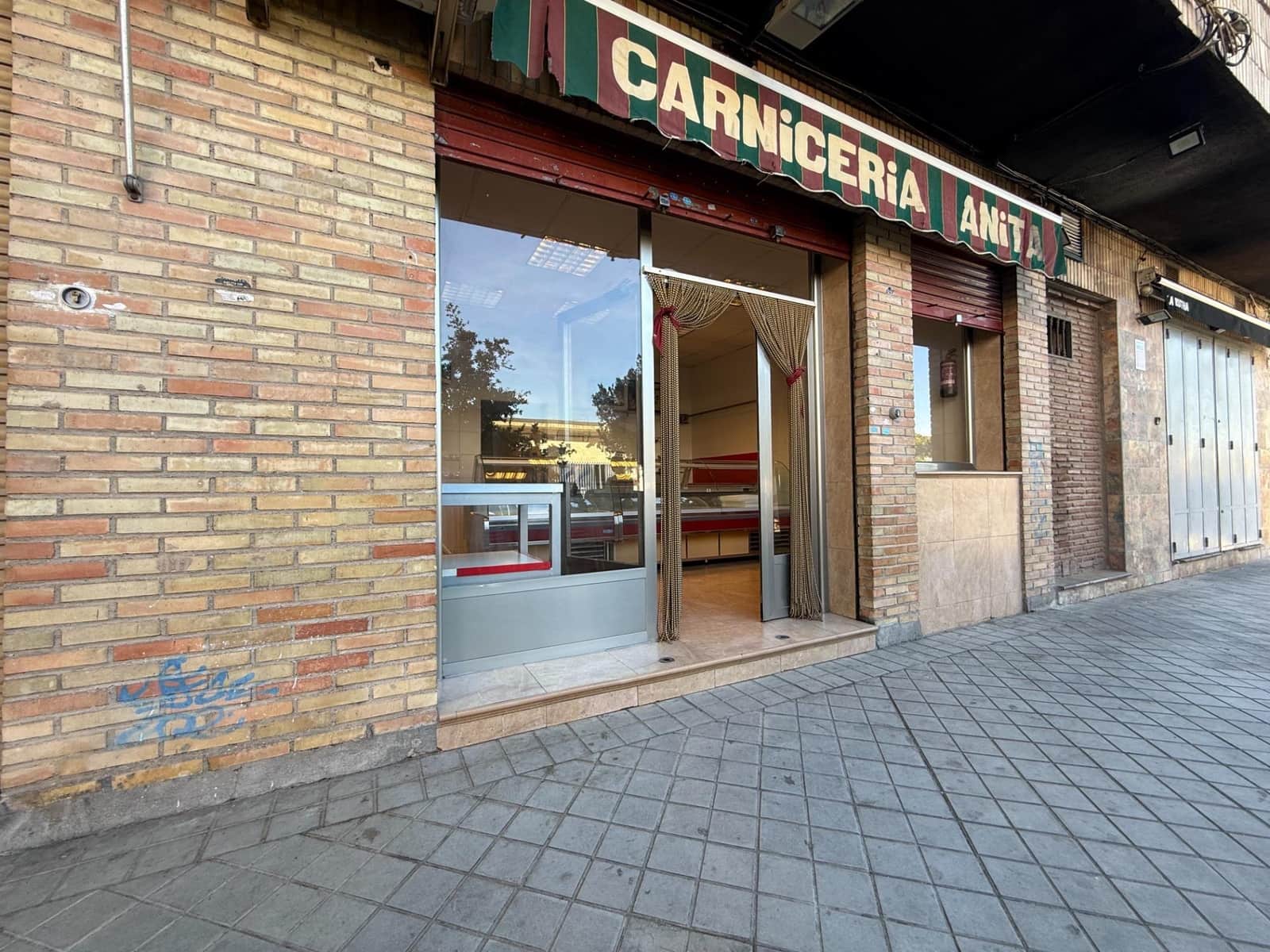 Kommersiell till salu i Granada stad - 85 000 € (Ref: 10014061)