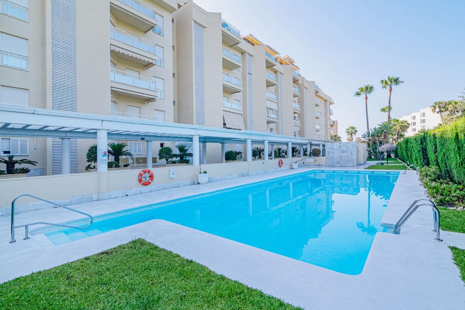 2 bedroom Flat for sale in Motril with pool garage - € 292,000 (Ref: 10014062)