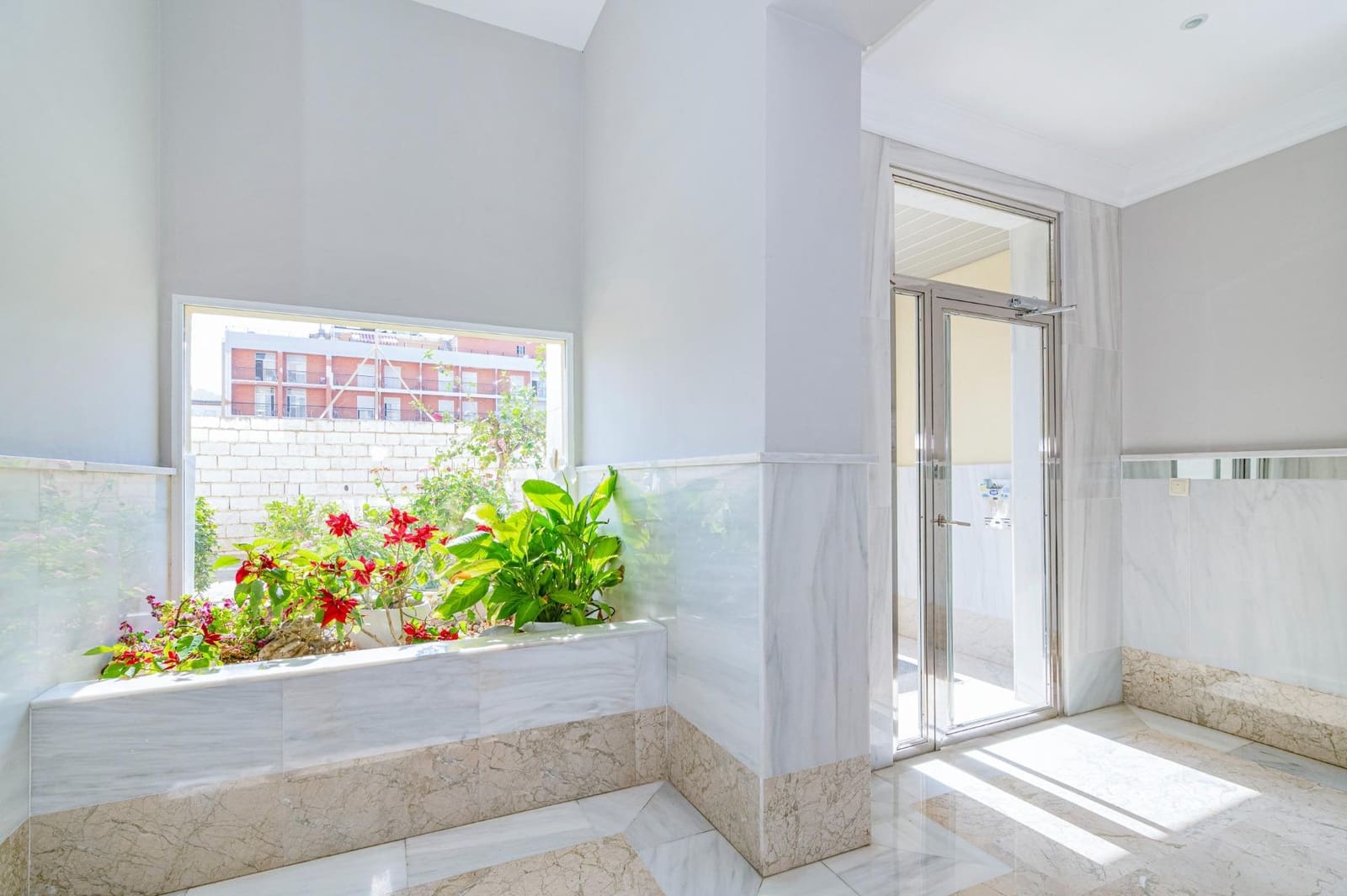 2 bedroom Flat for sale in Motril with pool garage - € 292,000 (Ref: 10014062)