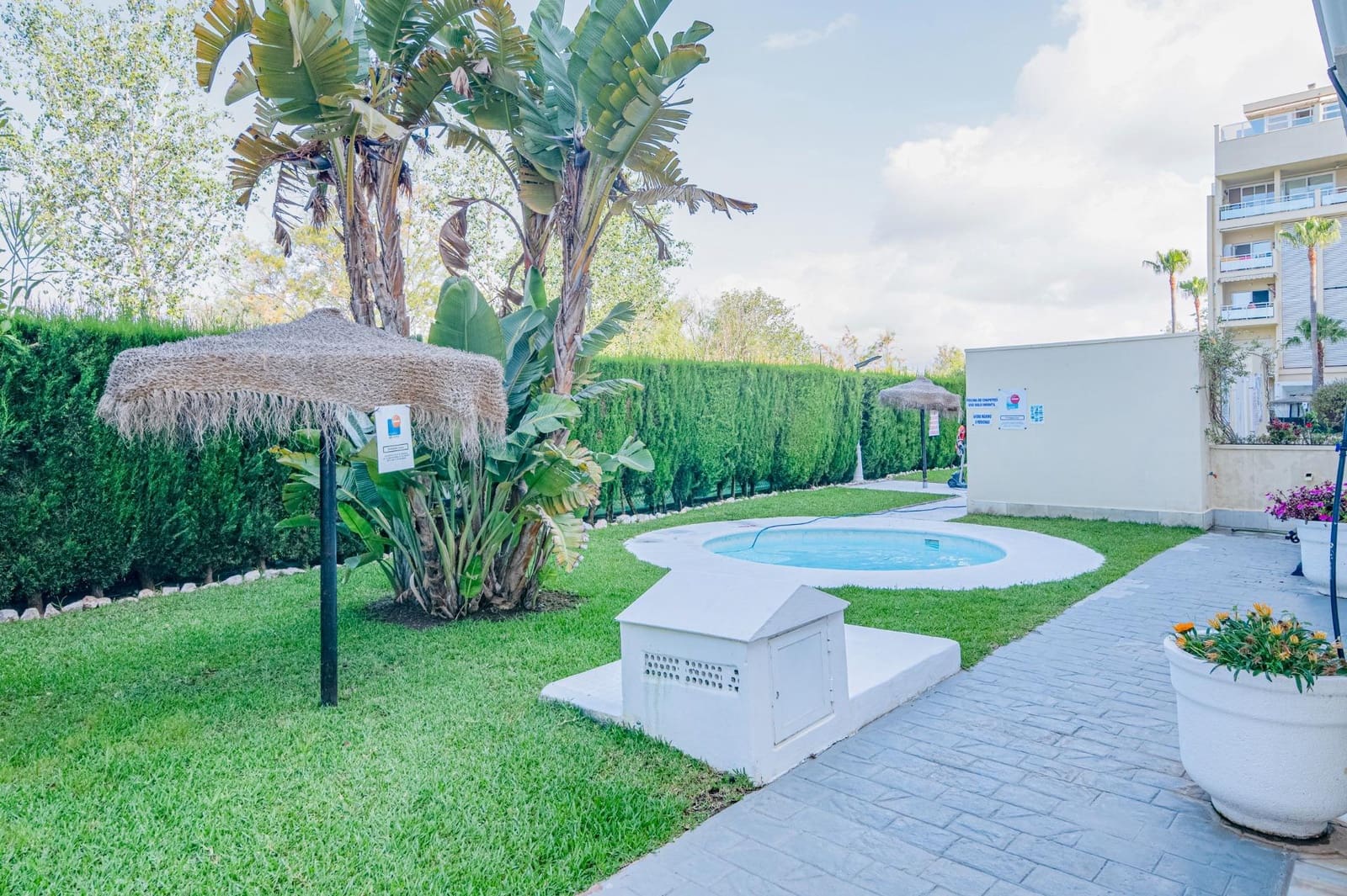 2 bedroom Flat for sale in Motril with pool garage - € 292,000 (Ref: 10014062)