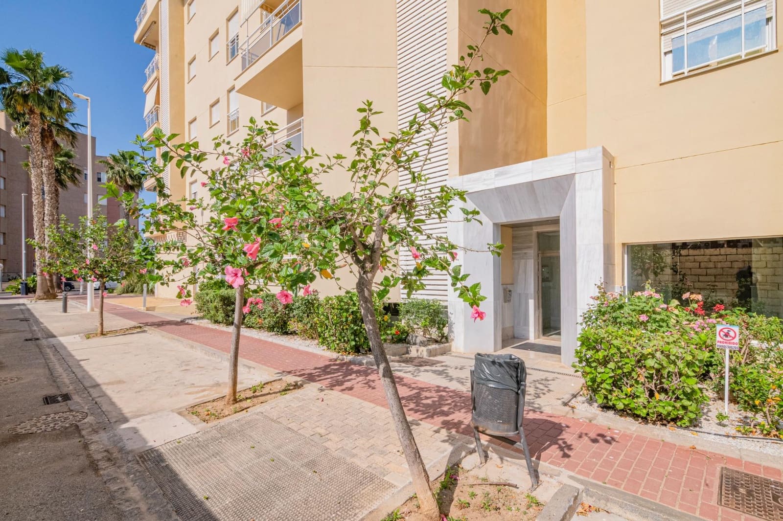 2 bedroom Flat for sale in Motril with pool garage - € 292,000 (Ref: 10014062)