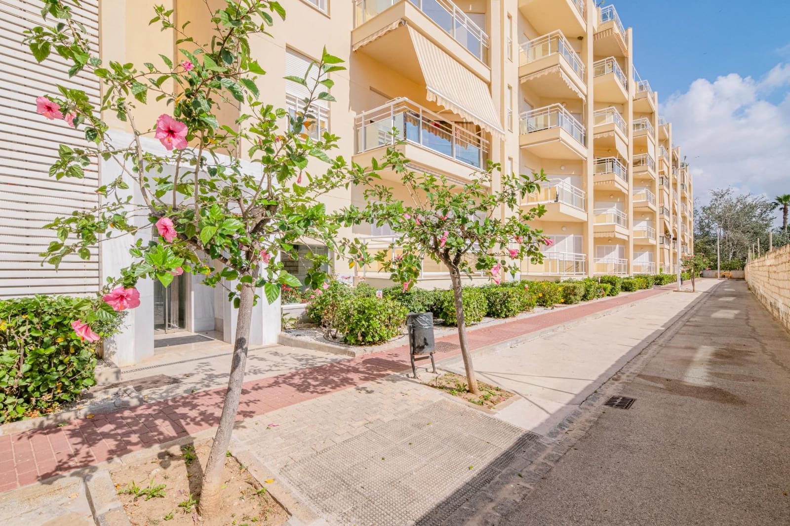 2 bedroom Flat for sale in Motril with pool garage - € 292,000 (Ref: 10014062)