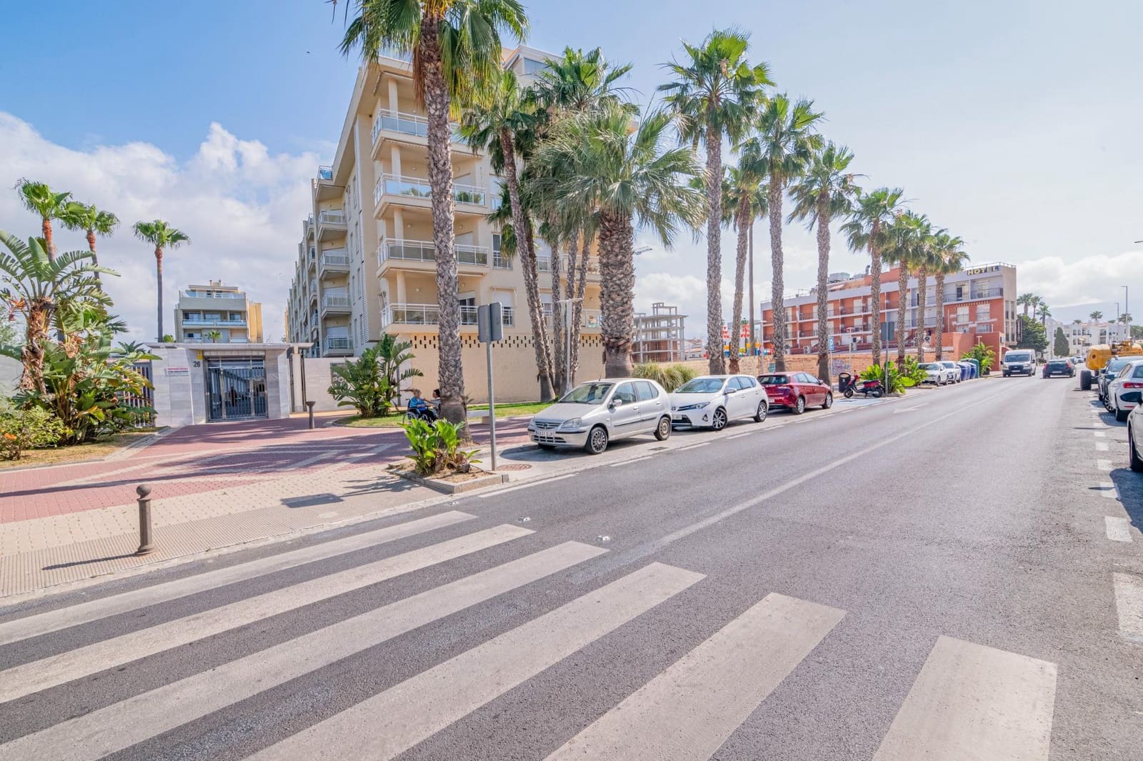 2 bedroom Flat for sale in Motril with pool garage - € 292,000 (Ref: 10014062)