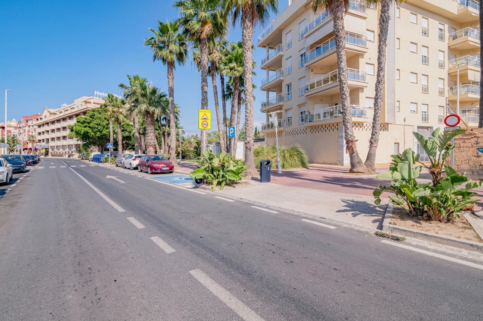 2 bedroom Flat for sale in Motril with pool garage - € 292,000 (Ref: 10014062)