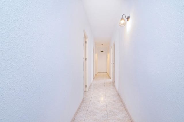 6 sovrum Lägenhet till salu i Centro, Granada stad - 495 000 € (Ref: 10014063)